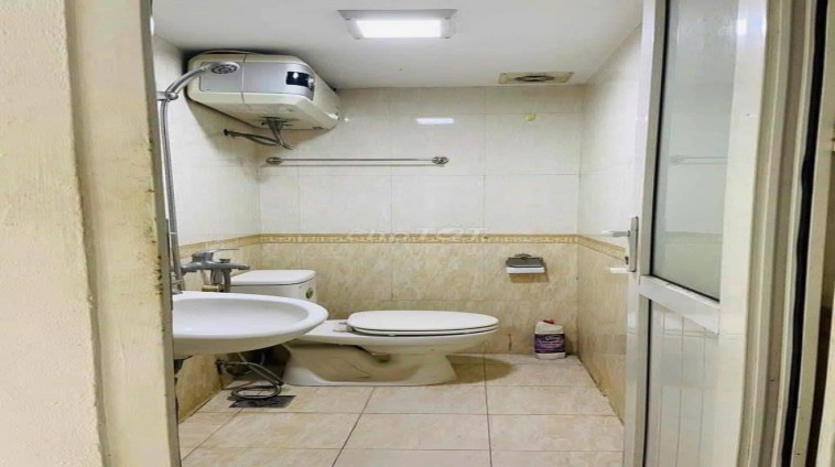 Cho thuê nhà nguyên căng ngõ 226 Lê Duẩn,  26m² x 5 tầng, 3 phòng ngủ, 3 WC, full nội thất, 10 triệu